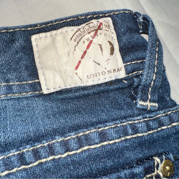 Vintage Jean Shorts by UNIONBAY - Picture 13 of 16